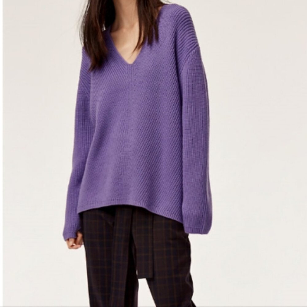 Aritzia Wilfred Lavender Waffle Knit V neck Sweater Size M